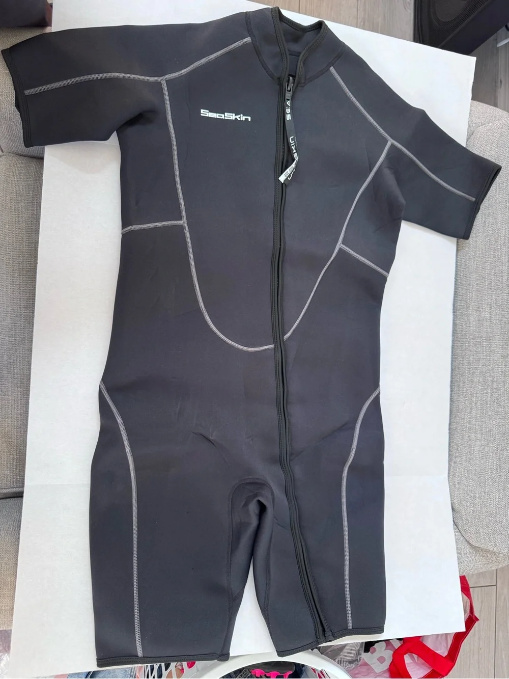 SeaSkin Men's Wetsuit Black with Gray Stitching Size L